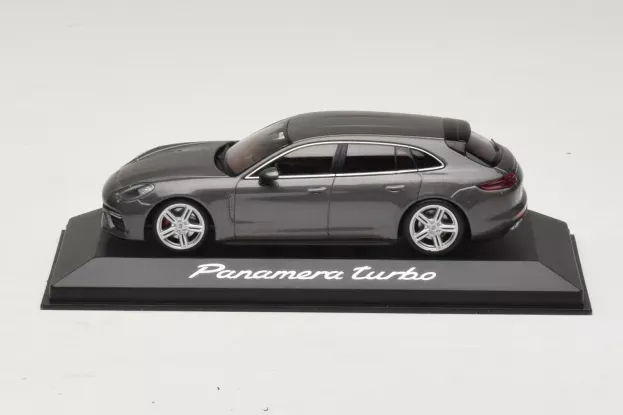Minichamps Porsche Panamera Turbo 2016 1:43 WAP0207610H